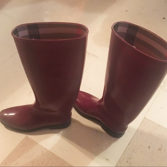 burgundy rain boots